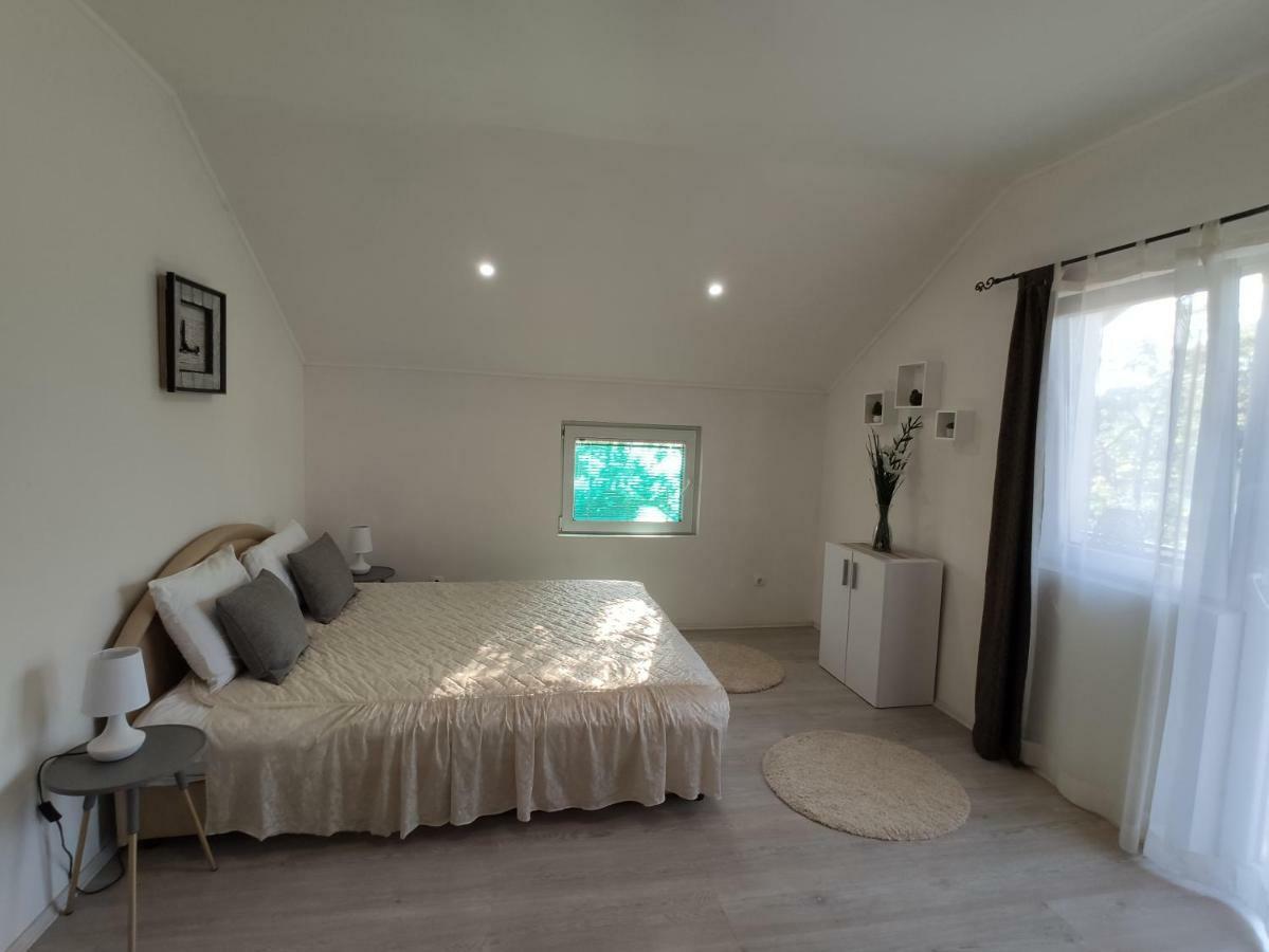 Forest Apartment Niksic Luaran gambar