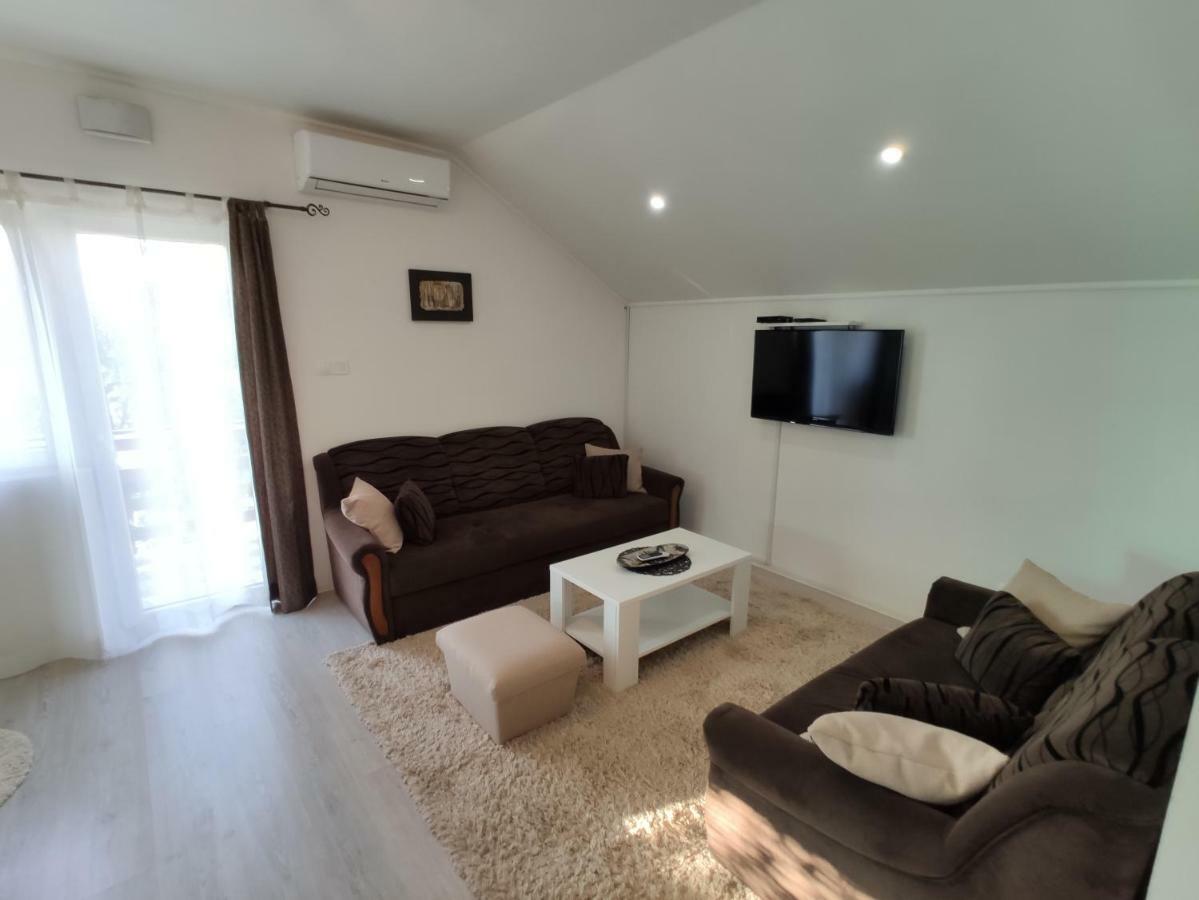 Forest Apartment Niksic Luaran gambar